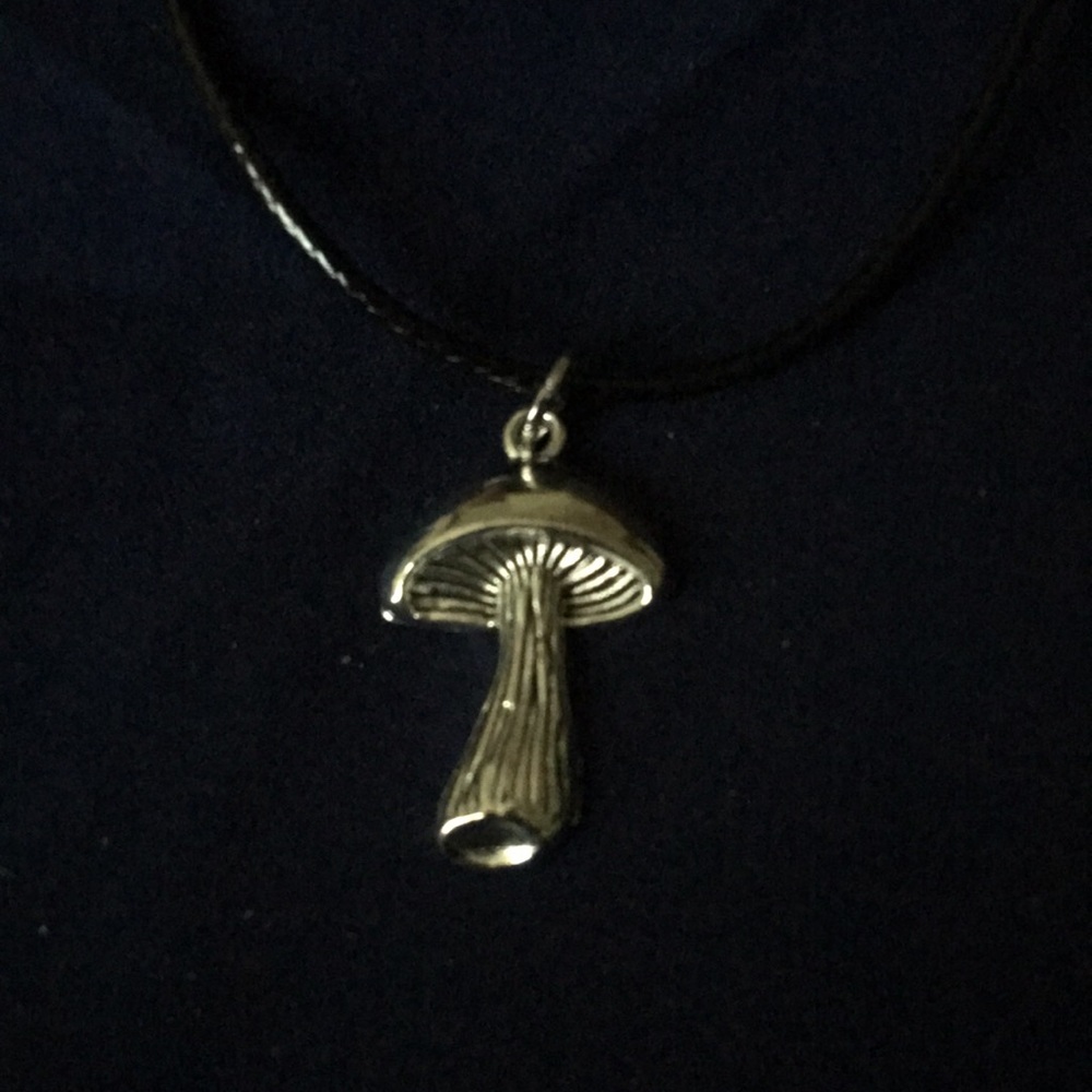 Silver Toned Mushroom Pendant Necklace Artisan New - Picture 1 of 5